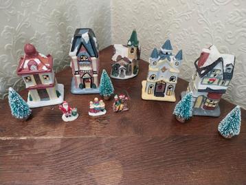 Kertsgerief, huisjes, boompjes, Diversen, Kerst, Ophalen of Verzenden, Gebruikt