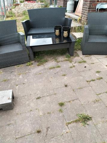 Tuinset lounge set  bank degelijke kwaliteit gratis kussens  beschikbaar voor biedingen