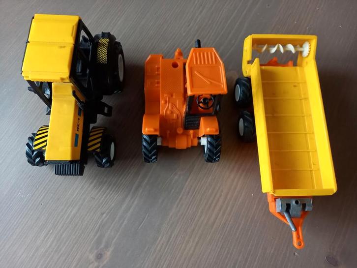2 TRACTORS EN AANHANGWAGEN, Kinderen en Baby's, Speelgoed |Speelgoedvoertuigen, Zo goed als nieuw, Ophalen of Verzenden