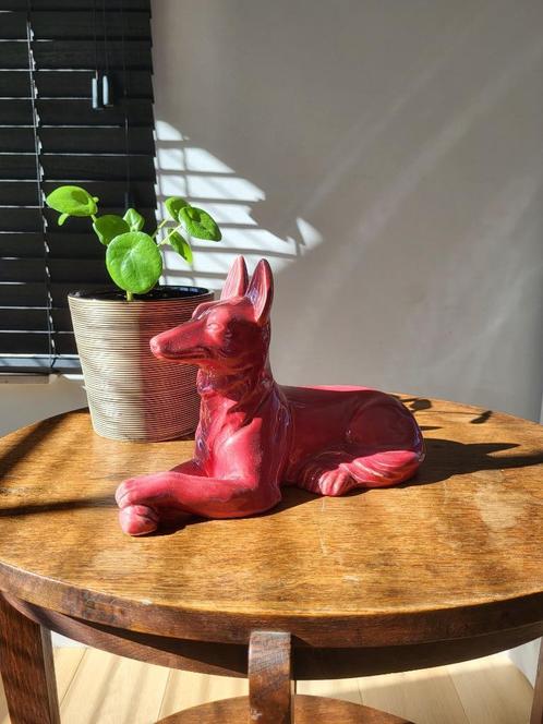 vintage beeld, Duitste herder hond, keramiek, roze, Saint cl, Antiek en Kunst, Curiosa en Brocante, Ophalen of Verzenden