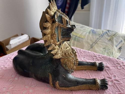 Grote bronze vergulde tempelleeuw // Thailand - 20e eeuw, Huis en Inrichting, Woonaccessoires | Boeddhabeelden, Gebruikt, Ophalen of Verzenden