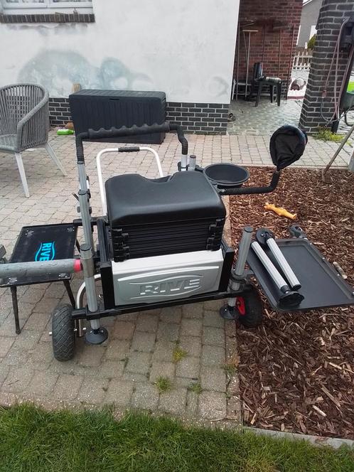Te koop voor de wedstrijdvisser...volledig pakket van atotz., Watersport en Boten, Hengelsport | Witvissen, Zo goed als nieuw