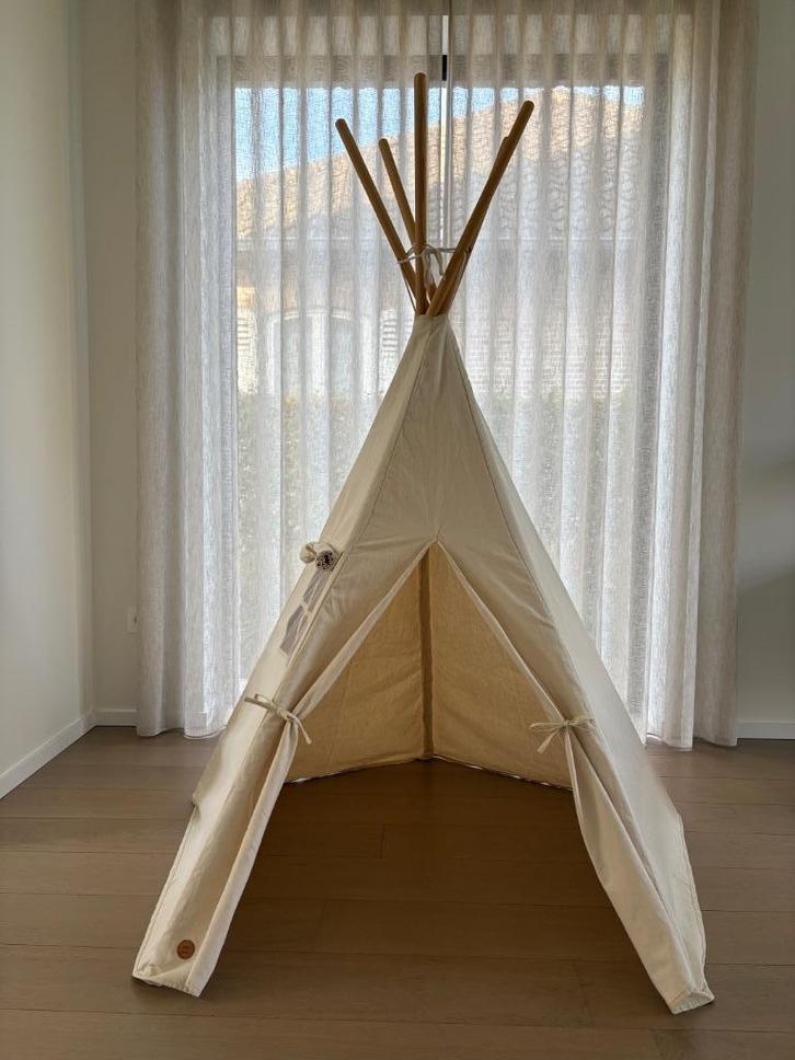 Tipi speeltent Petite Amelie, Kinderen en Baby's, Speelgoed | Speeltenten, Zo goed als nieuw, Ophalen