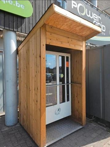 Broodautomaat met houten behuizing beschikbaar voor biedingen