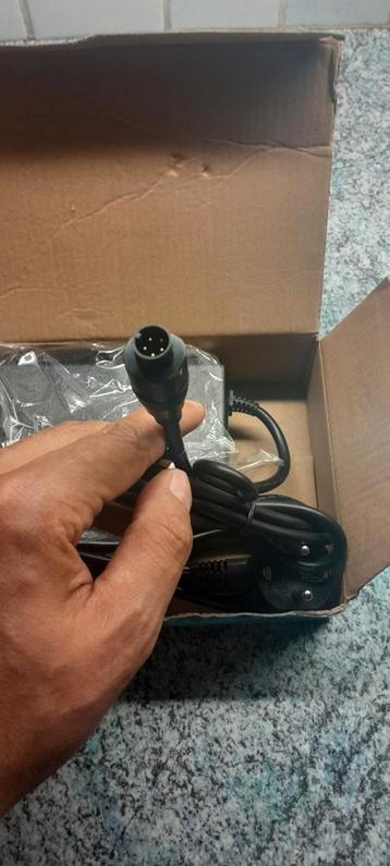 Chargeur de vélos électriques original  beschikbaar voor biedingen