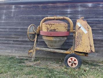 Betonmolen te koop beschikbaar voor biedingen