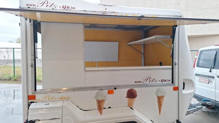 TOW A VAN met luifel, Zakelijke goederen, Stock en Retail | Verkoopwagens, Ophalen