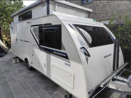 Silver Evasion 430 cp bwj 2021, Caravans en Kamperen, Caravans, Particulier, tot en met 4, 750 - 1000 kg, Trigano, Dwarsbed, Vast bed