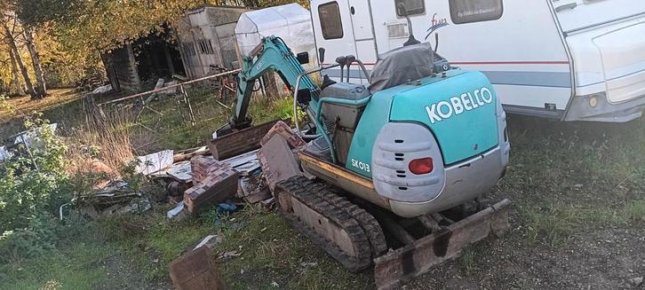 Kobelco sk013 3 bakken, Zakelijke goederen, Machines en Bouw | Kranen en Graafmachines, Ophalen