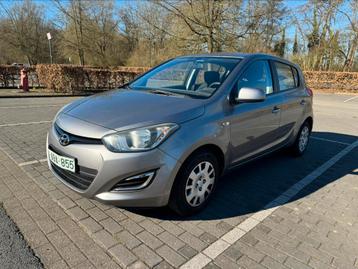 Hyundai i20 benzine 101226km jaar 2013, Auto's, Hyundai, Euro 5, Zwart, 62 kW, 5 deurs