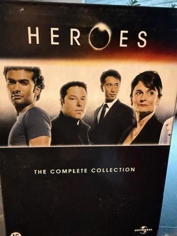 DVD box heroes (1-4), CD & DVD, DVD | Aventure, Comme neuf, Coffret, À partir de 9 ans, Enlèvement