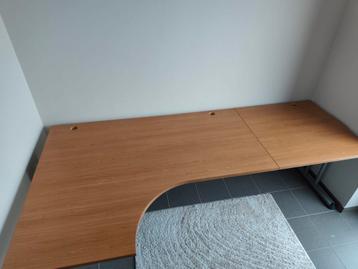 Bureau beschikbaar voor biedingen