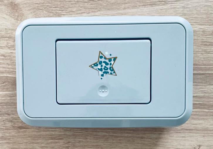 Bébé-jou doos voor vochtige doekjes, Kinderen en Baby's, Kinderspulletjes, Zo goed als nieuw, Ophalen of Verzenden