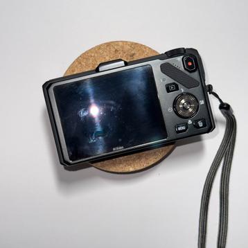 Nikon Coolpix (met 3 accu’s & oplader) beschikbaar voor biedingen