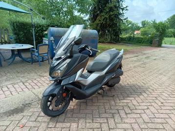 sym cruisym 125cc maxi scooter beschikbaar voor biedingen