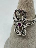 Zilveren ring met robijn maat 16, Handtassen en Accessoires, Ringen, 20 of groter, Nieuw, Ophalen of Verzenden, Met edelsteen