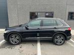 VW TIGUAN    *DSG * HYBR.* PANO * TREKH.* APPLE *, Auto's, 4 cilinders, Zwart, 5 deurs, Hybride Elektrisch/Benzine