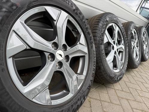 Set 18 inch originele Ford Mustang Mach-E velgen zomerbanden, Auto-onderdelen, Banden en Velgen, Banden en Velgen, Zomerbanden