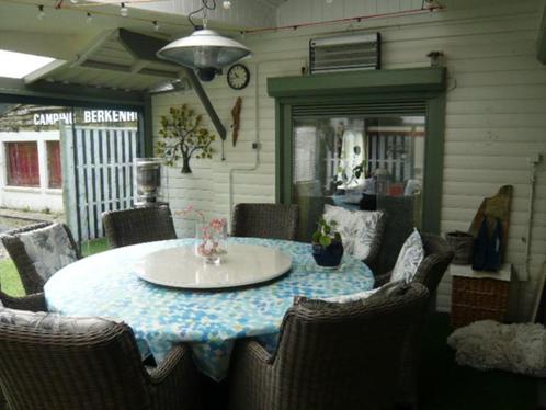 Houten chalet, nog even tijd en gaat dan naar  schroot hoop, Immo, Buitenverblijven te koop, Provincie Limburg, Chalet, Verkoop zonder makelaar