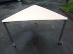 Driehoekige tafel in Trespa (Ahrend), Overige vormen, Overige materialen, Gebruikt, Ophalen