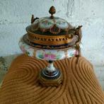 antiek Sèvres "Château des Tuileries" porseleinen bonbonnièr, Ophalen