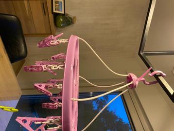 Droogmolen met 16 knijpers roze/paars beschikbaar voor biedingen