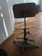 Antieke stoel in hout, Enlèvement, Comme neuf, Bois