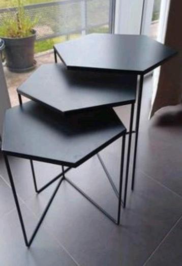 Tables gigognes hexagonales en métal noir
