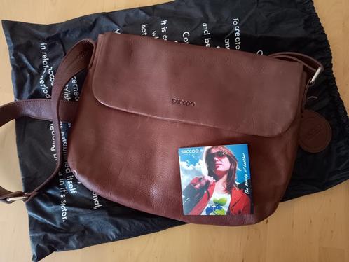 NIEUWE lederen schoudertas saccoo, Handtassen en Accessoires, Tassen | Schoudertassen, Nieuw, Overige merken, Bruin, Leer, Ophalen