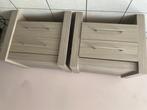 2 nachtkastjes + bijhorende commode, Ophalen, Gebruikt, Hout