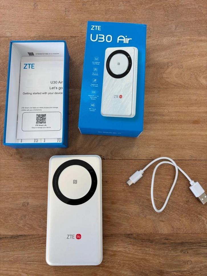 Modem / Routeur ZTE 5G mobile WiFi U30, Computers en Software, Routers en Modems, Zo goed als nieuw, Router met modem, Ophalen of Verzenden