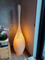 Design lamp in kegelvormig., Huis en Inrichting, Lampen | Vloerlampen, Ophalen, Nieuw