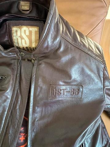 Veste moto RST cuir vachette NEUF disponible aux enchères