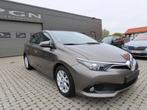 Toyota Auris Auris 1.33 Dual-VVT-i Comfort (bj 2018), Gebruikt, Euro 6, 4 cilinders, Beige