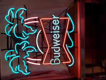 Neon beschikbaar voor biedingen
