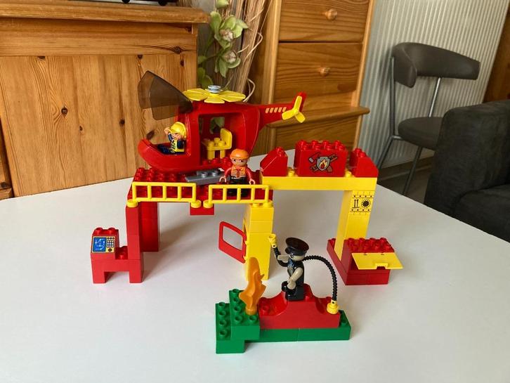 Duplo hélicoptère de pompiers + personnages et accessoires, Enfants & Bébés, Jouets | Duplo & Lego, Utilisé, Duplo, Enlèvement