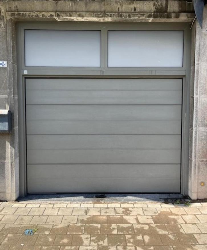 garagepoort Novoferm met motor en afstandsbediening, Doe-het-zelf en Bouw, Deuren en Vliegenramen, Gebruikt, 215 cm of meer, Kunststof