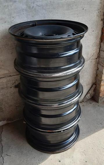 Stalen velgen 15 inch beschikbaar voor biedingen