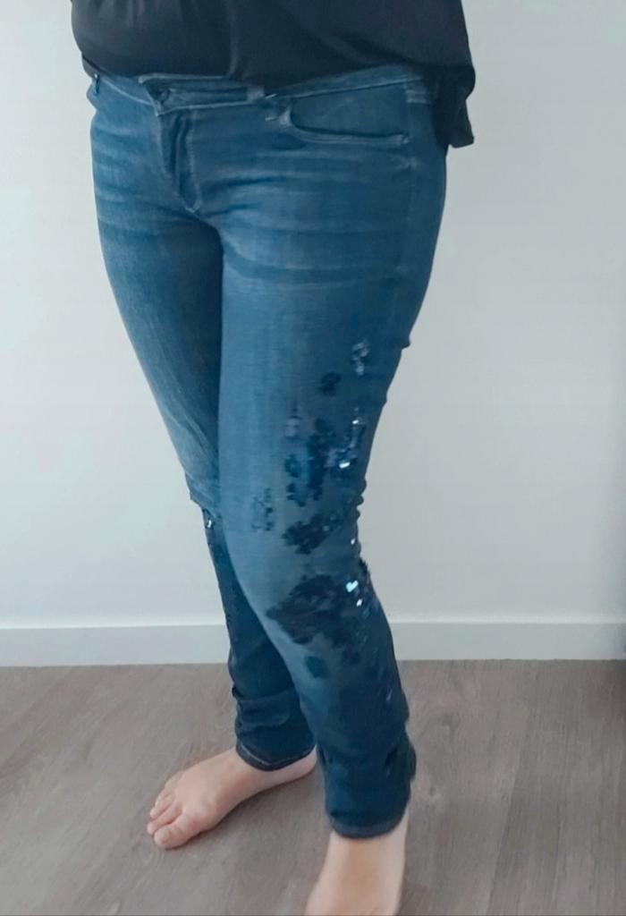 GUESS Jean W30 Modèle STARLET taille 40 skinny taille basse, Vêtements | Femmes, Vêtements de grossesse, Comme neuf, Enlèvement ou Envoi