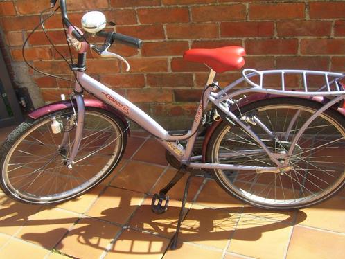 Batavus 26'' grote meisjesfiets, Fietsen en Brommers, Fietsen | Meisjes, Zo goed als nieuw, 26 inch of meer, Versnellingen, Ophalen