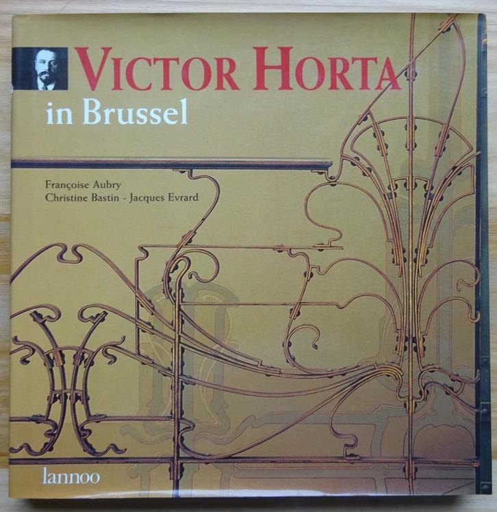 Victor Horta in Brussel, 1996 Lannoo, Boeken, Kunst en Cultuur | Beeldend, Zo goed als nieuw, Beeldhouwkunst, Ophalen of Verzenden