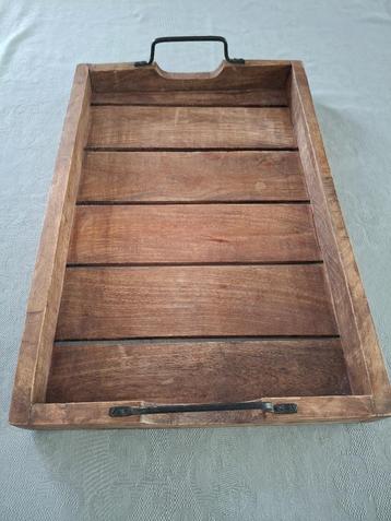 Houten dienblad beschikbaar voor biedingen