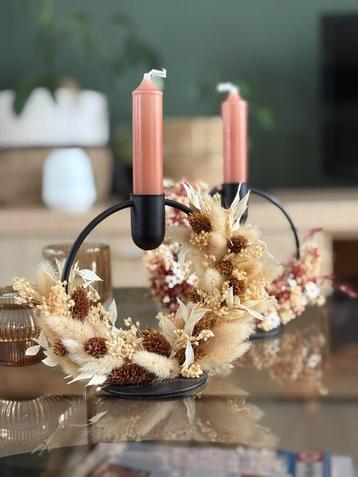 2x Kandelaar met droogbloemen beschikbaar voor biedingen