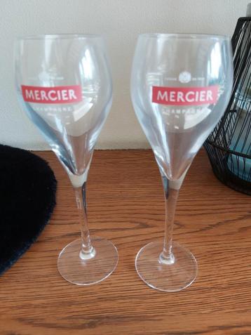 6 verres à champagne Mercier