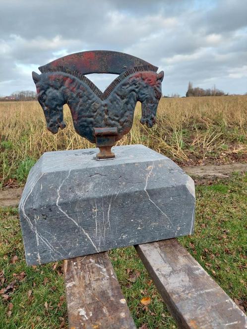 Gietijzeren voetschraper op arduinen sokkel, Tuin en Terras, Tuinwanddecoratie, Gebruikt, Ophalen