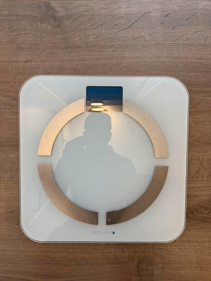 Medisana BS 430 lichaamsanalyse weegschaal (Bluetooth), Elektronische apparatuur, Weegschalen, Zo goed als nieuw, Ophalen