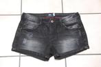Shorts „Bershka” zwarte vervaagde jeans T40 als NIEUW!, Kleding | Dames, Zwart, Zo goed als nieuw, W30 - W32 (confectie 38/40)