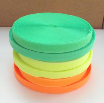 330) Opnaaibaar Velcro / Klittenband 2,5cm Breed Fluo disponible aux enchères