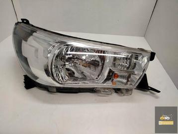 Toyota Hilux VIII Lamp rechts normaal beschikbaar voor biedingen