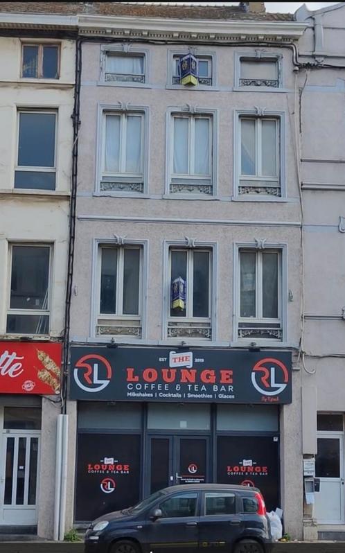 Commercieel gebouw te koop in Charleroi., Zakelijke goederen, Bedrijfs Onroerend goed, Winkelruimte, Koop